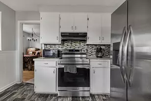 74 Kensington St, Agawam, MA 01030 - Photo 12