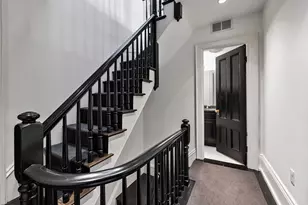 22 Joy St, Boston, MA 02114 - Photo 16