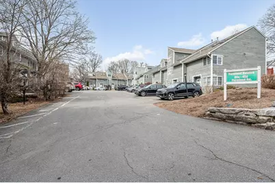 38 Farmland Rd #C, Lowell, MA 01850 - Photo 2