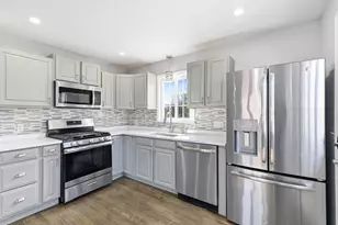 153 Pilgrim St, Abington, MA 02351 - Photo 4