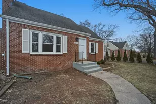 104 Pittroff Ave, South Hadley, MA 01075 - Photo 2