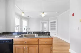 8 Cedar St, Haverhill, MA 01830 - Photo 6