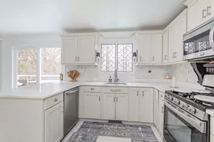 89 Lucas Dr, Stoughton, MA 02072 - Photo 4