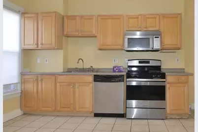 68 Elm St #B, Marlborough, MA 01752 - Photo 2