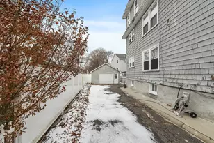 48 Saratoga St, Lynn, MA 01902 - Photo 34