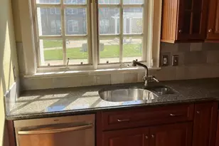 5 Munroe St, Newburyport, MA 01950 - Photo 2