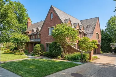 66 Montrose St, Newton, MA 02458 - Photo 2