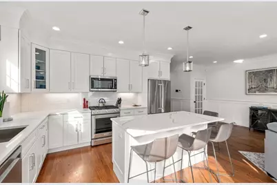 210 Evelyn #210, Newton, MA 02468 - Photo 8