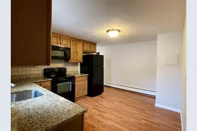 25 Columbia Avenue #2nd floor, Newton, MA 02464 - Photo 2
