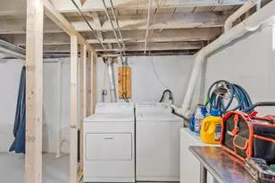 1430 Mammoth Rd, Dracut, MA 01826 - Photo 26