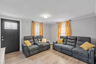 1430 Mammoth Rd, Dracut, MA 01826 - Photo 6