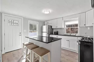 1430 Mammoth Rd, Dracut, MA 01826 - Photo 2