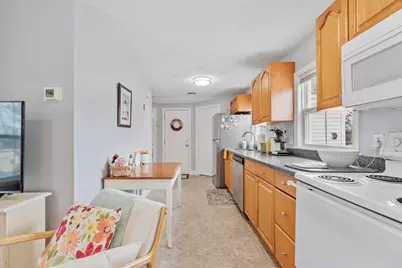 29 Kingsbury Avenue, Haverhill, MA 01835 - Photo 2