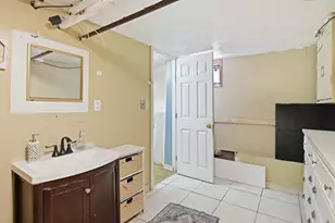 24 Jasper St, Springfield, MA 01109 - Photo 32