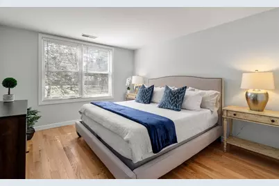 25 Holly Ln #1D, Brookline, MA 02467 - Photo 16