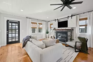 71 King St, Swampscott, MA 01907 - Photo 2