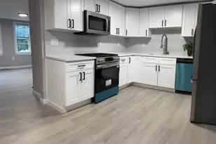 13 Hamilton St, Framingham, MA 01701 - Photo 4