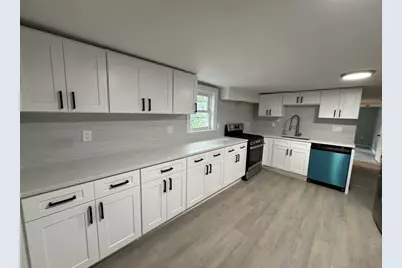 13 Hamilton St, Framingham, MA 01701 - Photo 2