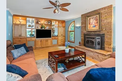 9 Santom St, Auburn, MA 01501 - Photo 10