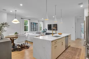 5245 Washington St, Boston, MA 02132 - Photo 4