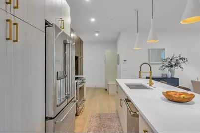 5245 Washington St #5, Boston, MA 02132 - Photo 6