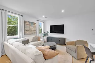 5245 Washington St, Boston, MA 02132 - Photo 12