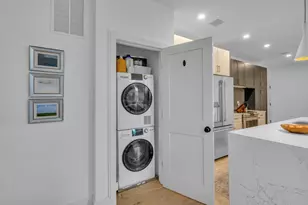 5245 Washington St, Boston, MA 02132 - Photo 16