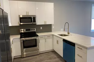 32 Norwood St, Boston, MA 02122 - Photo 6