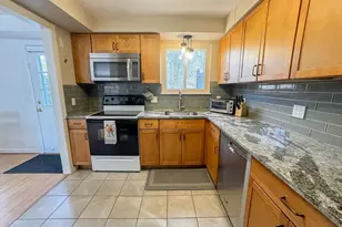 252 West St, Amherst, MA 01002 - Photo 14