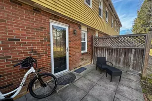 252 West St, Amherst, MA 01002 - Photo 2