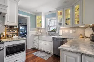 28 E St, Hull, MA 02045 - Photo 1