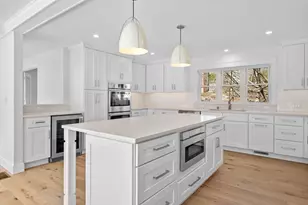 204 Green St, Marblehead, MA 01945 - Photo 4