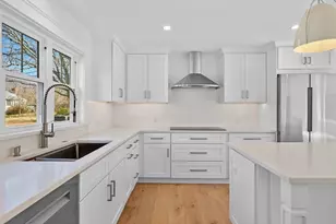 204 Green St, Marblehead, MA 01945 - Photo 6