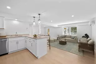 204 Green St, Marblehead, MA 01945 - Photo 32