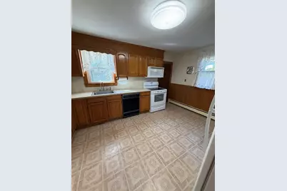 41 N Paul St, Stoughton, MA 02072 - Photo 2