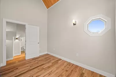 39 Spring St, Boston, MA 02132 - Photo 16