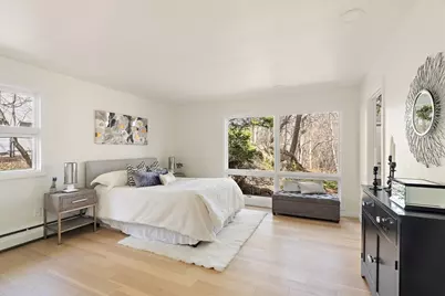 367 Newton St, Brookline, MA 02467 - Photo 14