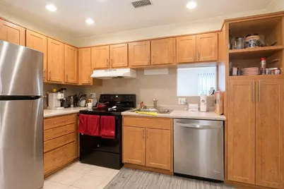 123 Elm St #D12, Quincy, MA 02169 - Photo 4