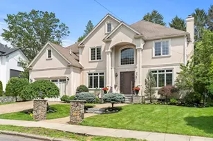 22 Scotney Rd, Newton, MA 02467 - Photo 2