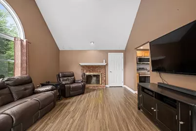 104 Alana Dr, Northbridge, MA 01534 - Photo 8