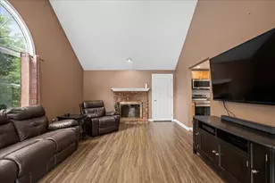 104 Alana Dr, Northbridge, MA 01534 - Photo 8