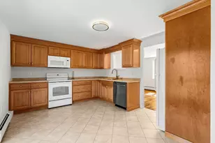 206 Dale St, North Andover, MA 01845 - Photo 6