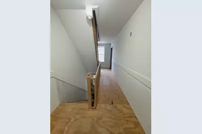 632 S East, Holyoke, MA 01040 - Photo 6