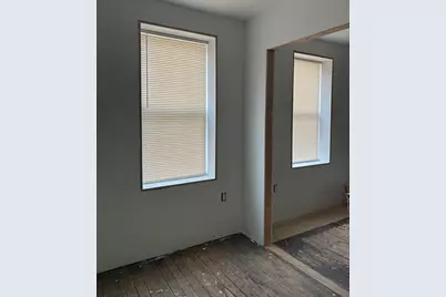 632 S East, Holyoke, MA 01040 - Photo 10