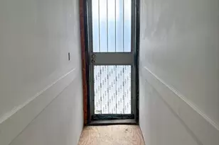 632 S E, Holyoke, MA 01040 - Photo 4