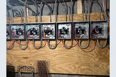 632 S East, Holyoke, MA 01040 - Photo 16