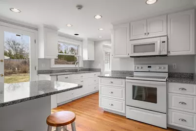 41 Country Ln, Westwood, MA 02090 - Photo 2