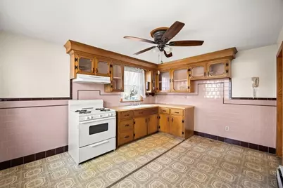 38 Second St, Somerset, MA 02726 - Photo 8