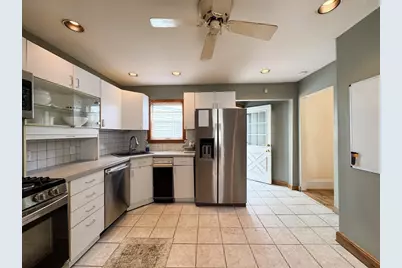 23 Kingston St, Somerville, MA 02144 - Photo 6