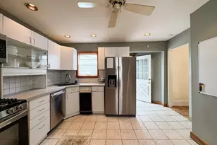 23 Kingston St, Somerville, MA 02144 - Photo 6